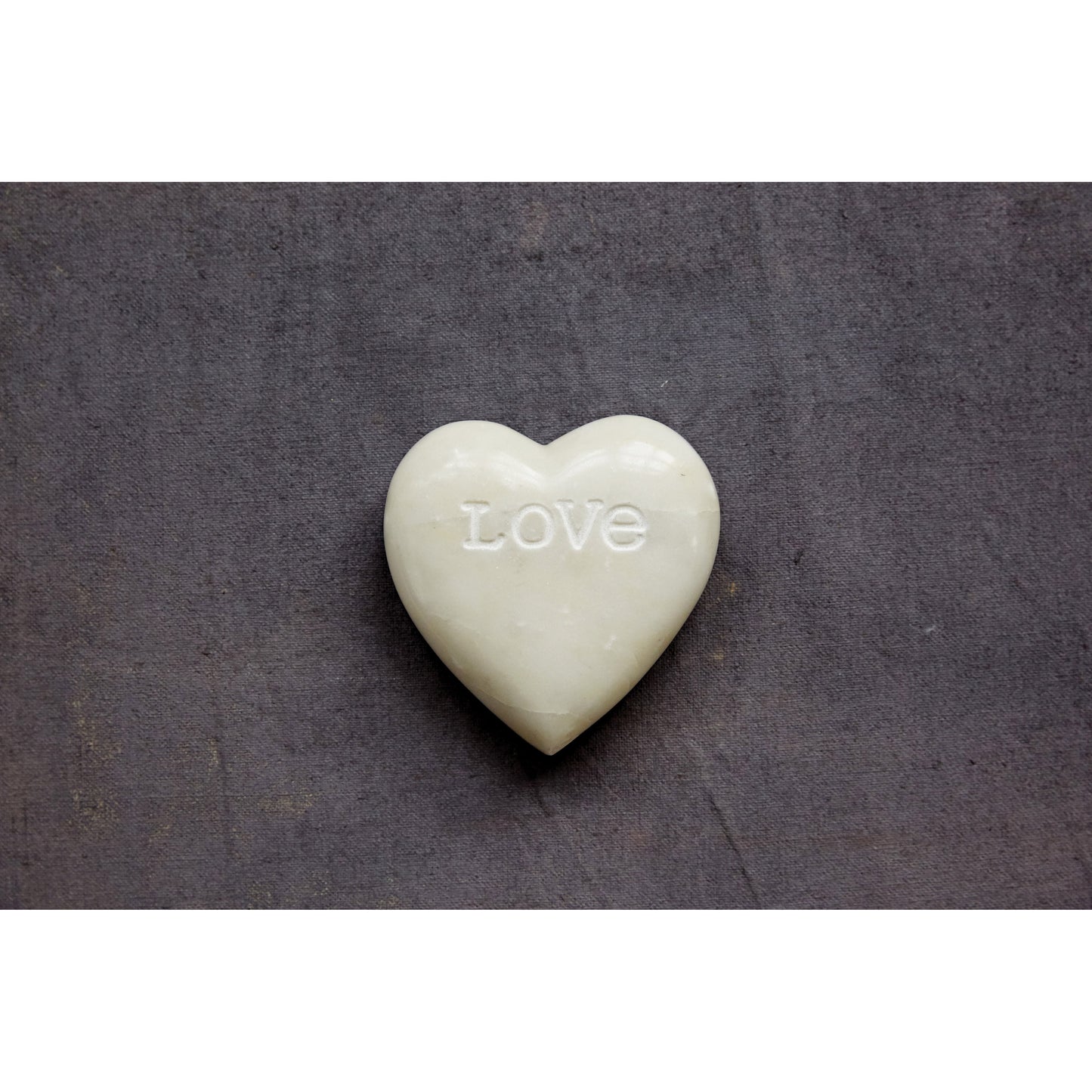 Corazón de piedra esteatita "Love"
