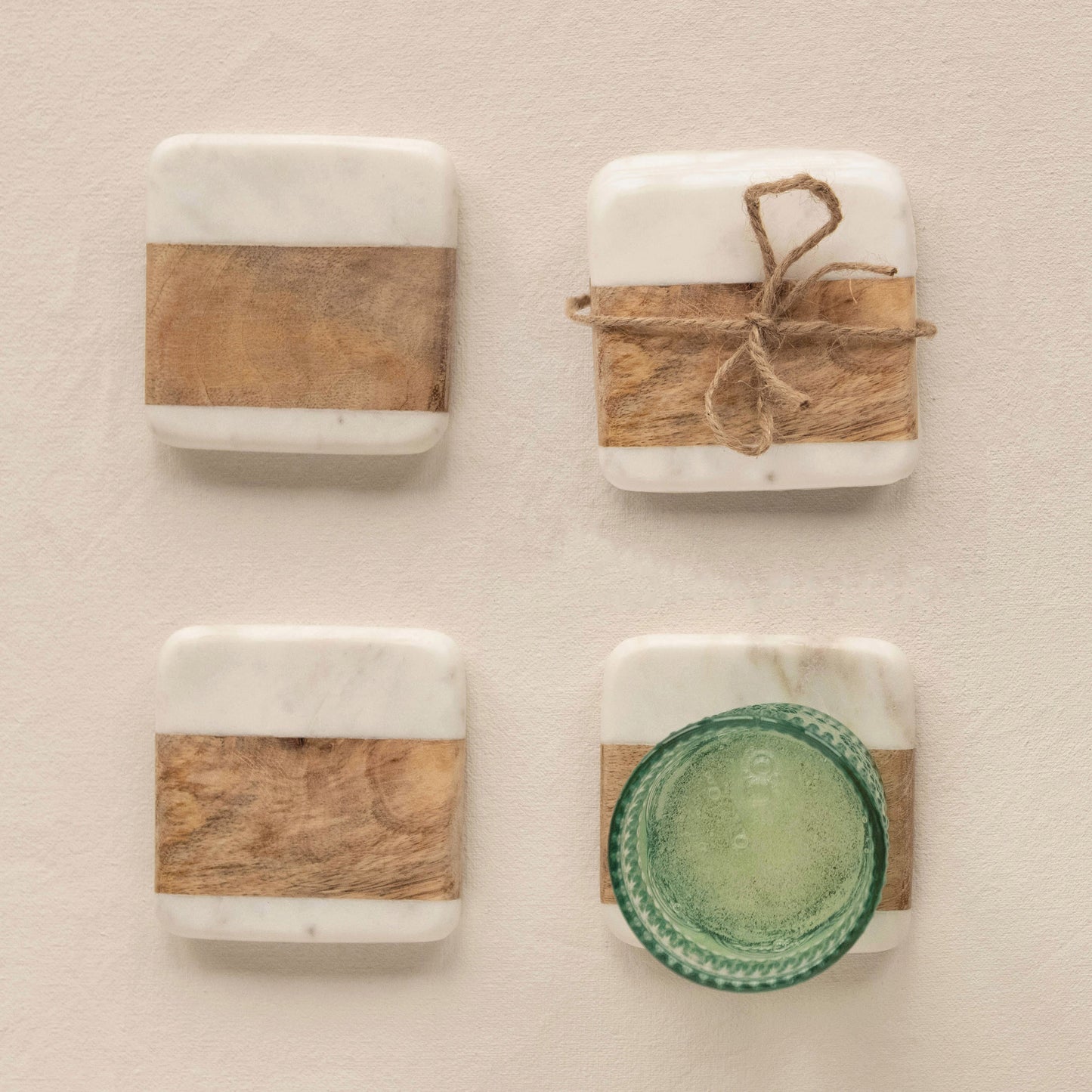 Posavasos de Mármol y Madera de Acacia, Blanco y Natural, Set de 4