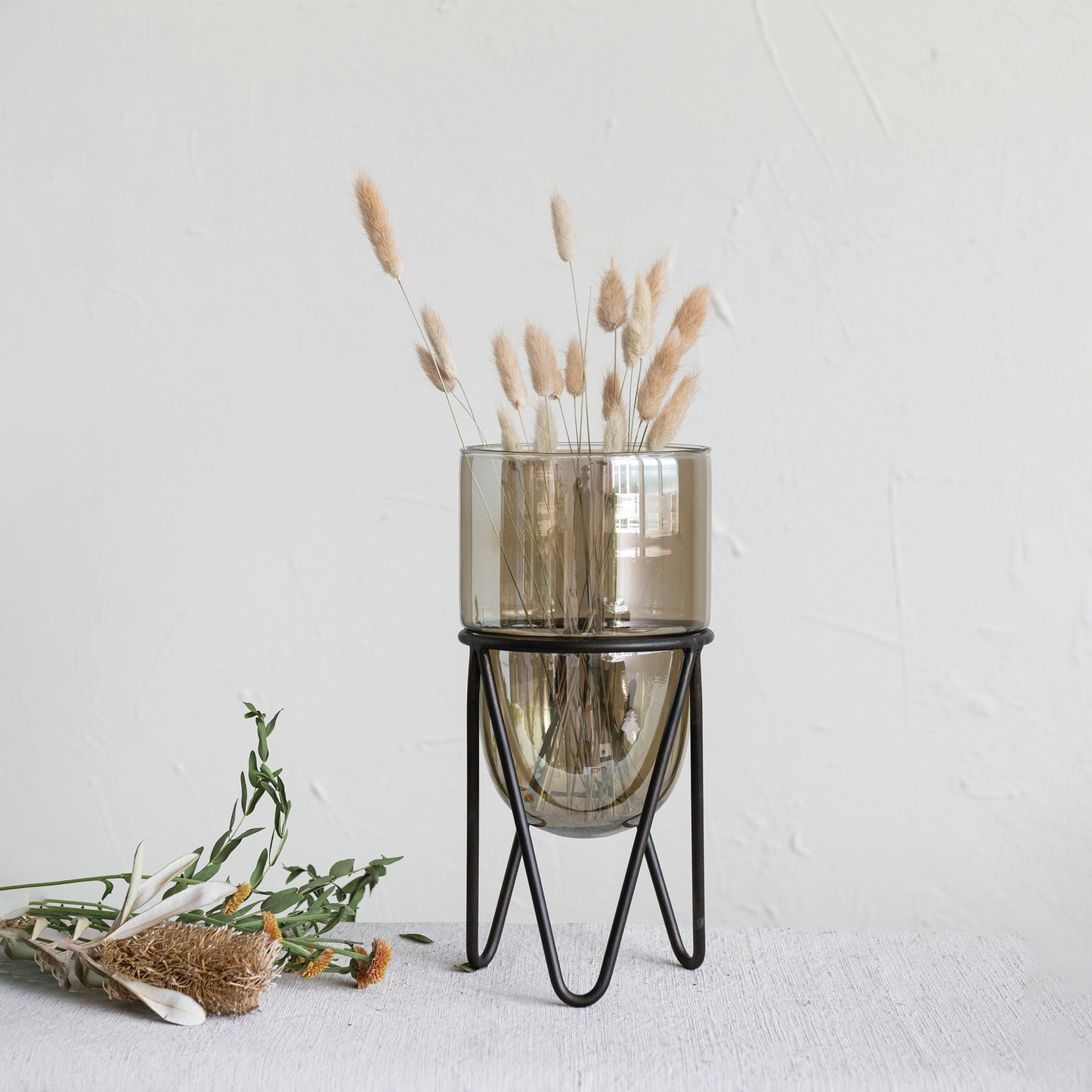 Set de 2 Portavelas de Vidrio Tornasolado con Base Metálica, Marrón Mate (Para Velas de Pilar de 5")