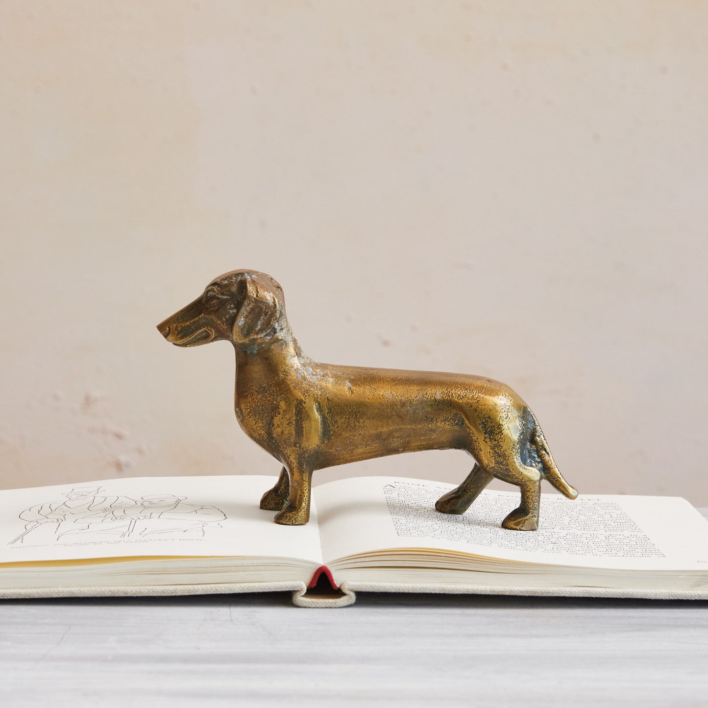 Perro Salchicha Decorativo acabado en bronce