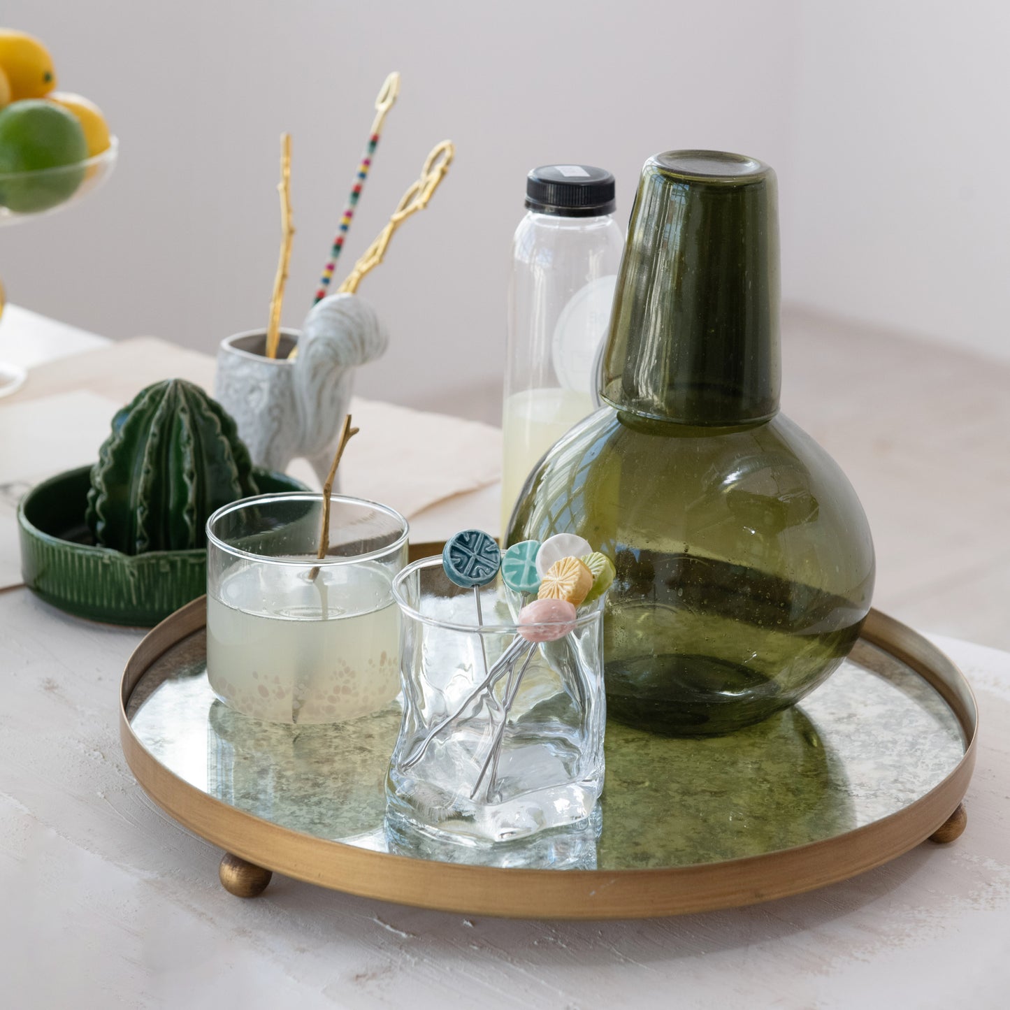Set de 7 Pinchos para Aperitivos de Gres con Soporte – Pintados a Mano, Diseño en Relieve