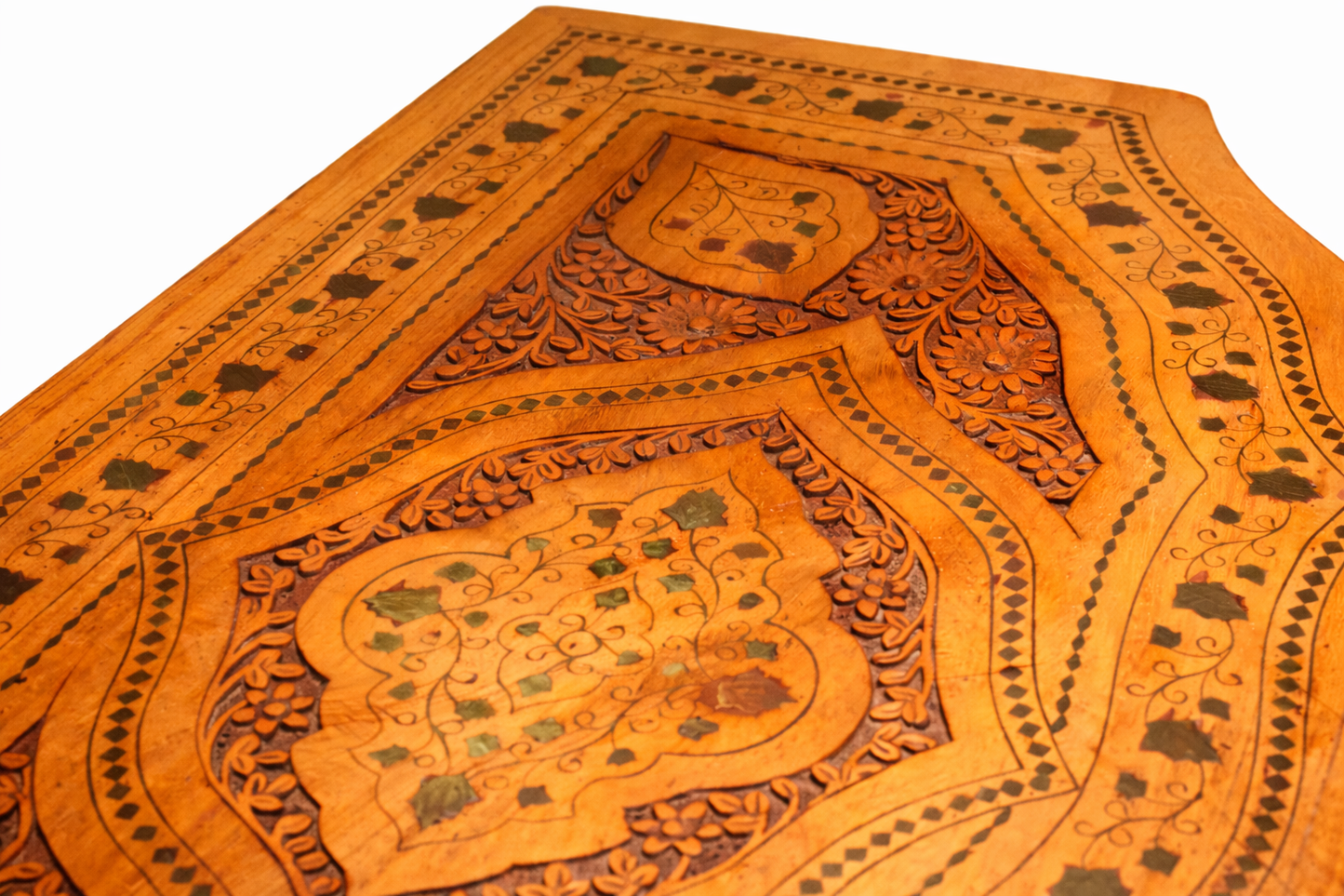 Avind Cómoda con 4 Cajones y 2 Puertas