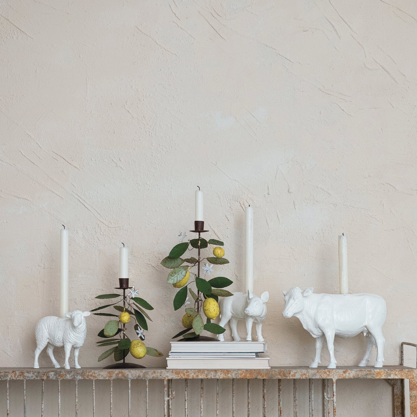 Candelabro Oveja Blanco Antiguo en Resina